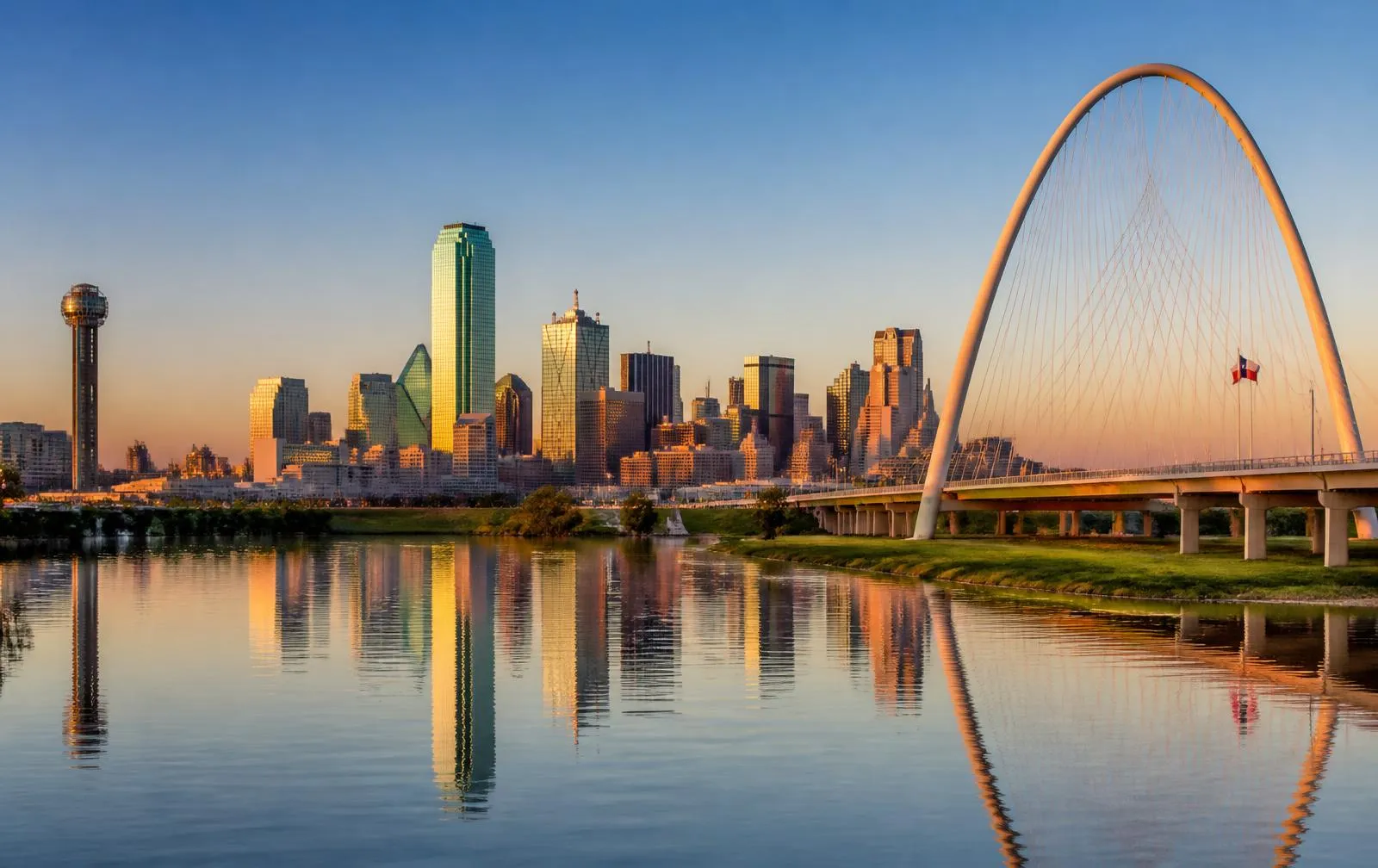 Downtown Dallas skyline and the Margaret Hunt Hill Bridge over the Trinity River